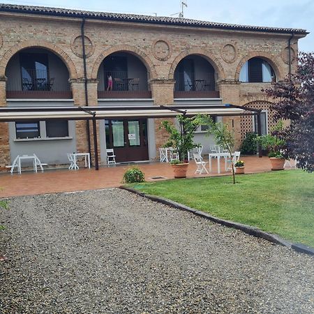 Agriturismo Arte Contadina Fiorenzuola dʼArda Екстериор снимка