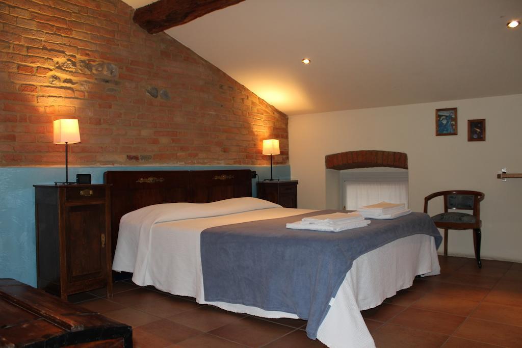 Agriturismo Arte Contadina Fiorenzuola dʼArda Стая снимка