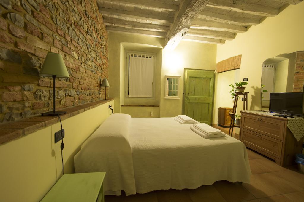 Agriturismo Arte Contadina Fiorenzuola dʼArda Стая снимка