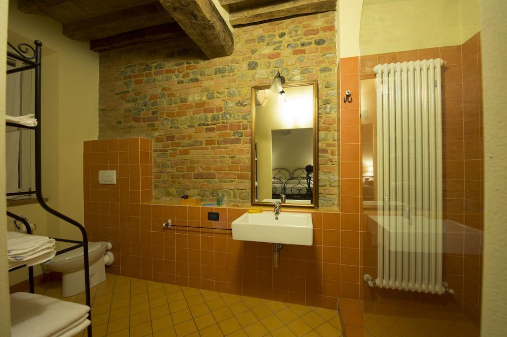 Agriturismo Arte Contadina Fiorenzuola dʼArda Стая снимка